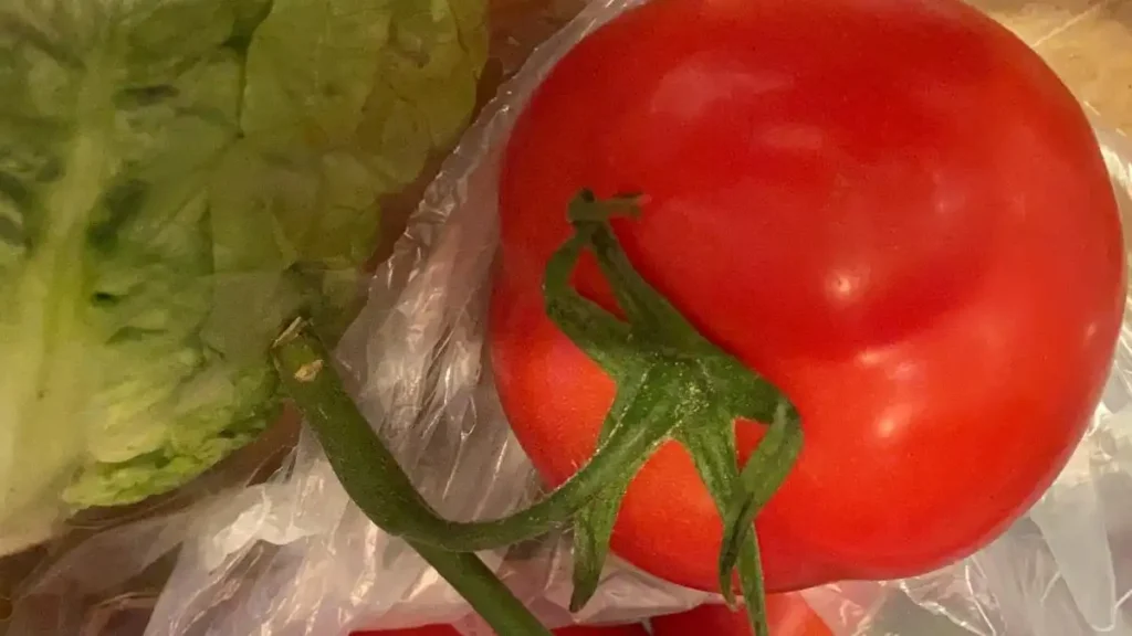 ¿Dónde guardar el tomate? El error común que destruye su sabor y nutrientes