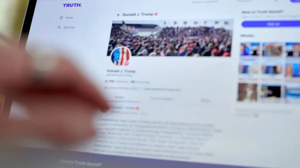 ¿Quién escribe los mensajes de Trump en Truth Social?