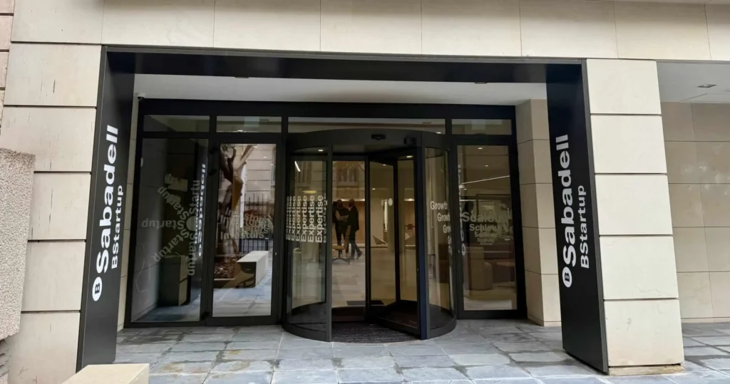 Banco Sabadell Refuerza su Compromiso con las Startups en Barcelona