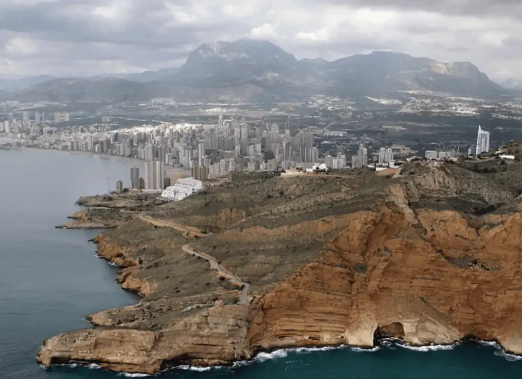 Benidorm en Crisis: La Deuda que Amenaza su Futuro Económico