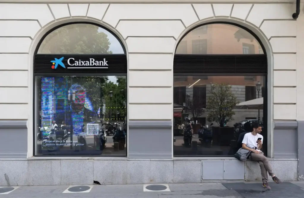 CaixaBank Avanza en su Estrategia de Recompra de Acciones con Éxito