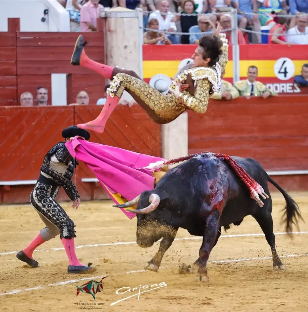 Cogida grave de Roca Rey en La Maestranza: ¿qué implica una lesión taurina de alto riesgo?