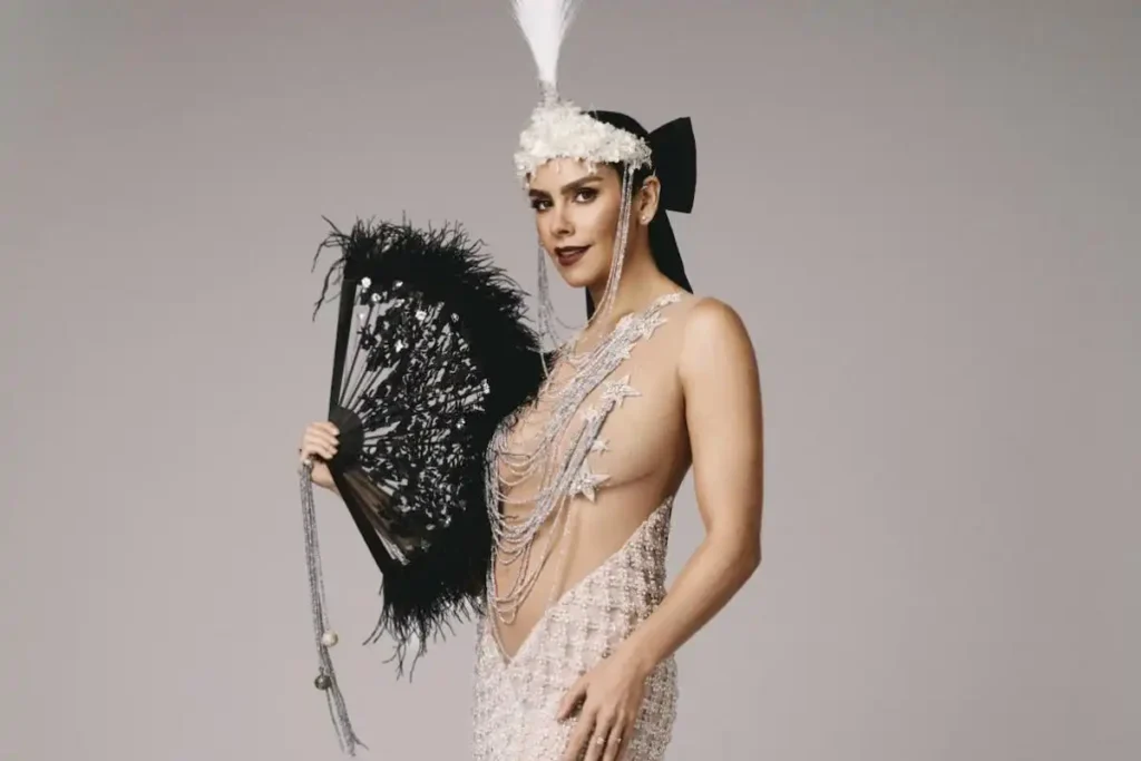 Cristina Pedroche y su Impactante Vestido de Nochevieja: Un Viaje de Reciclaje y Emoción