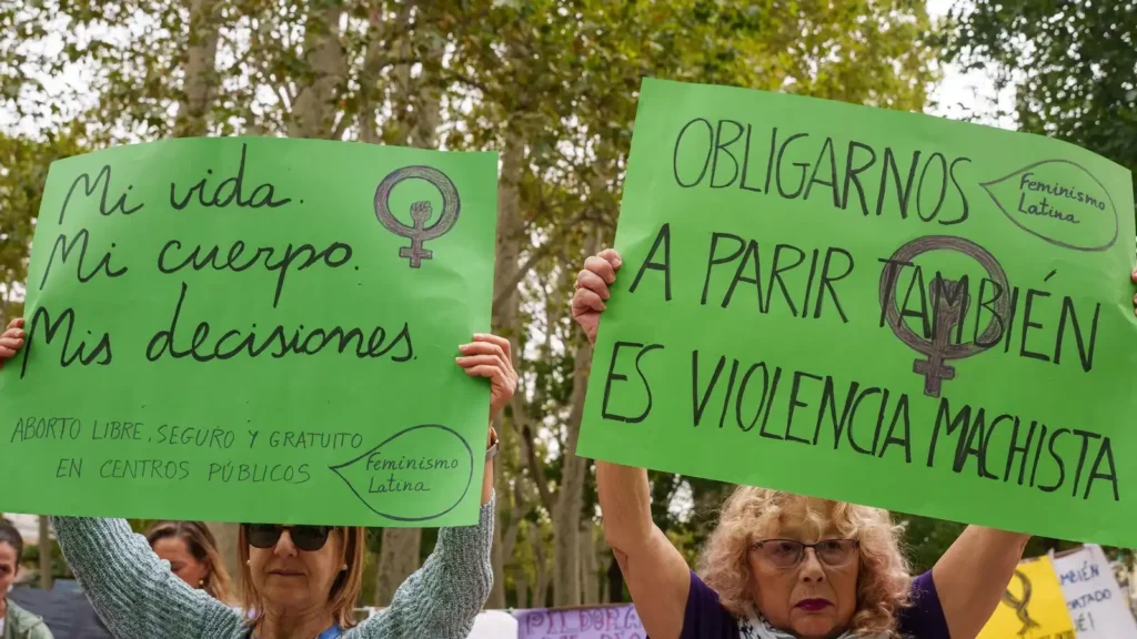El Gobierno Español Refuerza el Derecho al Aborto en Comunidades Autónomas