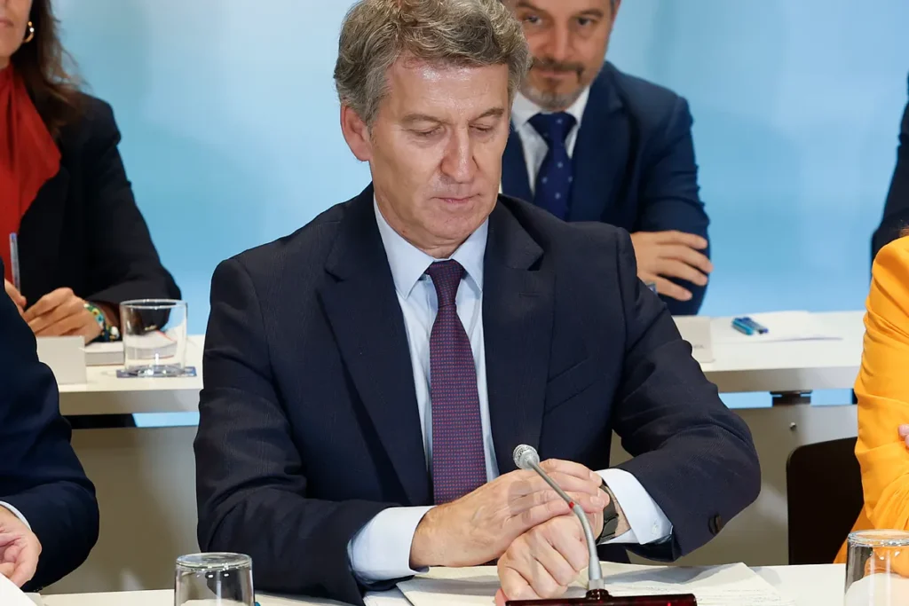 El Laberinto Judicial del PP: Desafíos y Estrategias de Feijóo