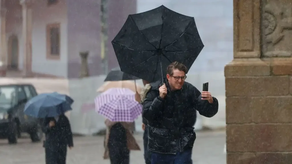 Impacto de la Borrasca Joseph: Lluvias, Vientos y Consecuencias en España