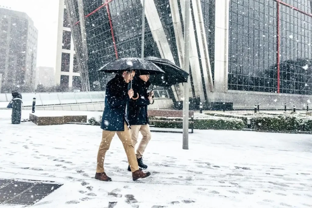 Impacto del Temporal Kristin en España: Nevadas, Inundaciones y Alertas