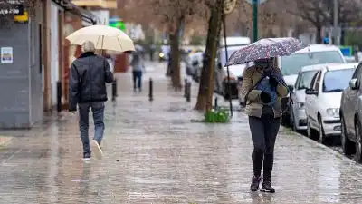 Impacto del Temporal Leonardo en Andalucía: Desalojos y Medidas de Emergencia
