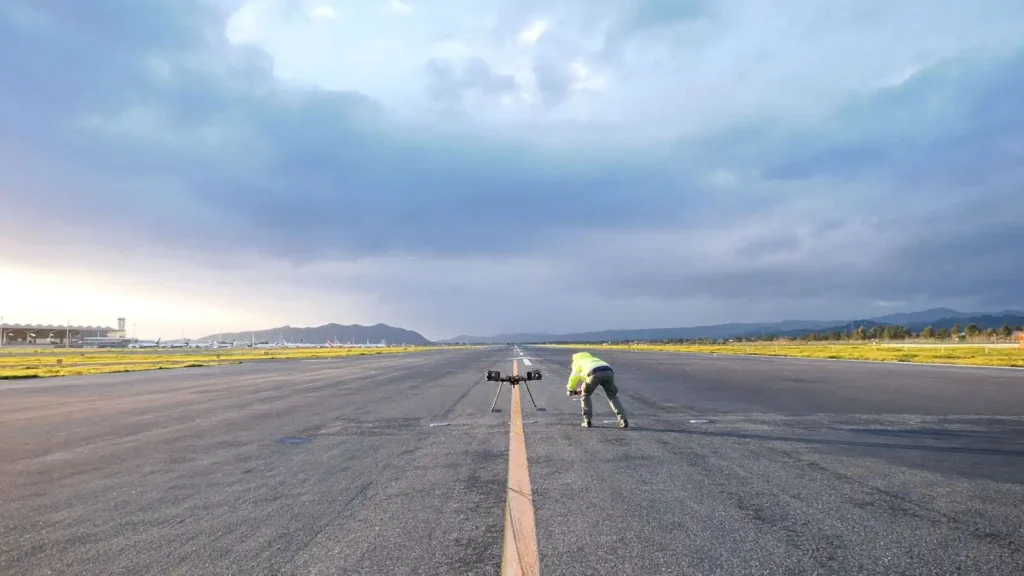 Innovación en el Espacio Aéreo: Drones y Aviación Convencional en Málaga
