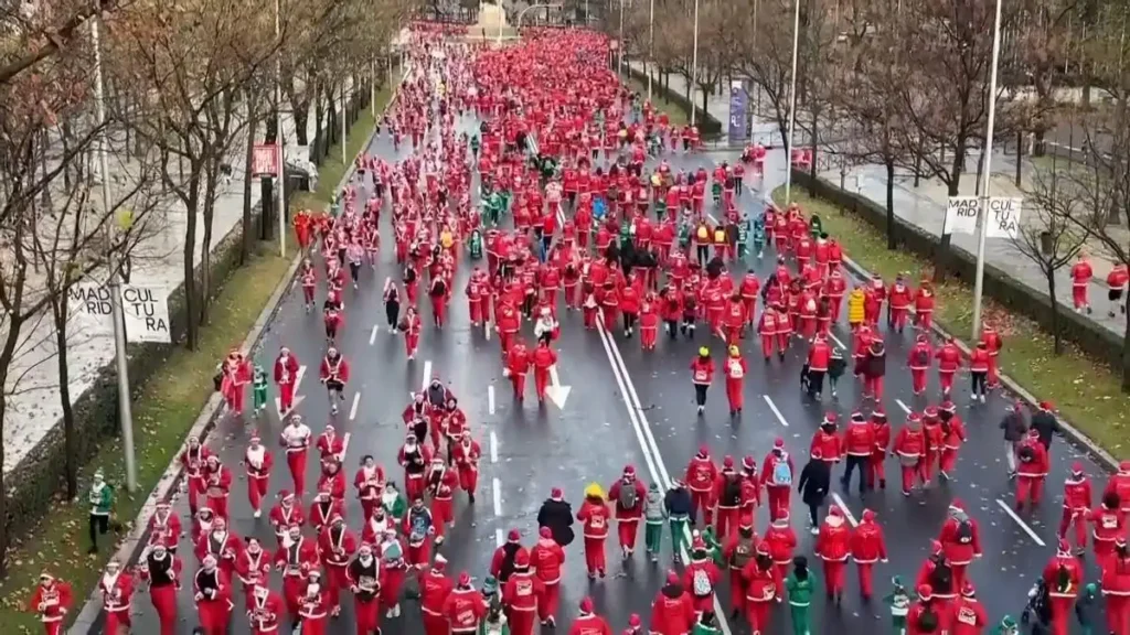 La Carrera de Papá Noel: Un Evento Solidario que Ilumina Madrid
