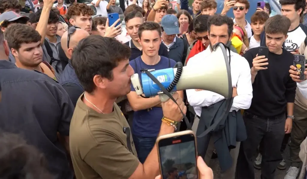 La Controversial Gira Universitaria de Vito Quiles: Financiación y Reacciones