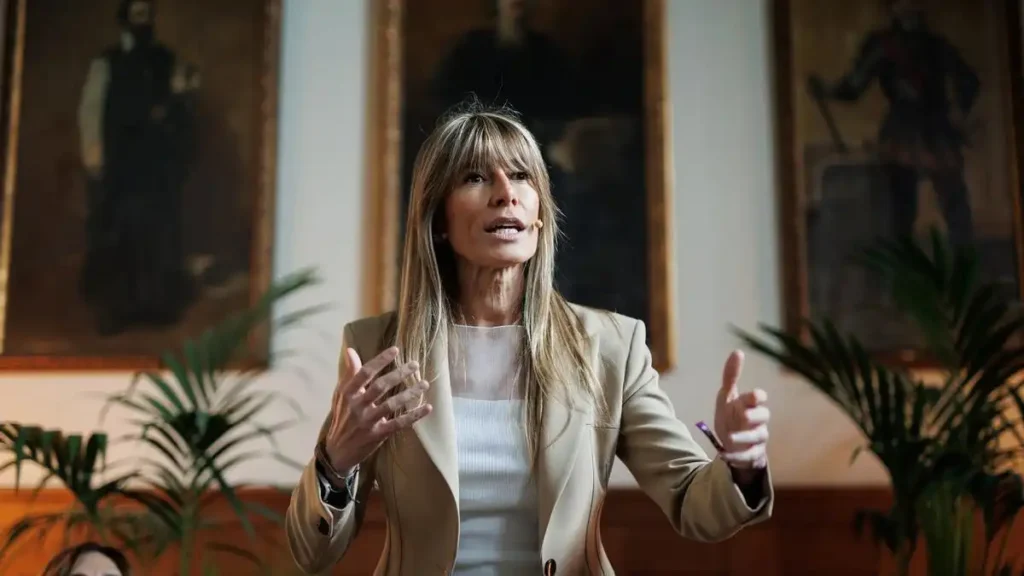 La Dimisión del Abogado de Manos Limpias: Un Caso de Activismo Político en el Ámbito Judicial