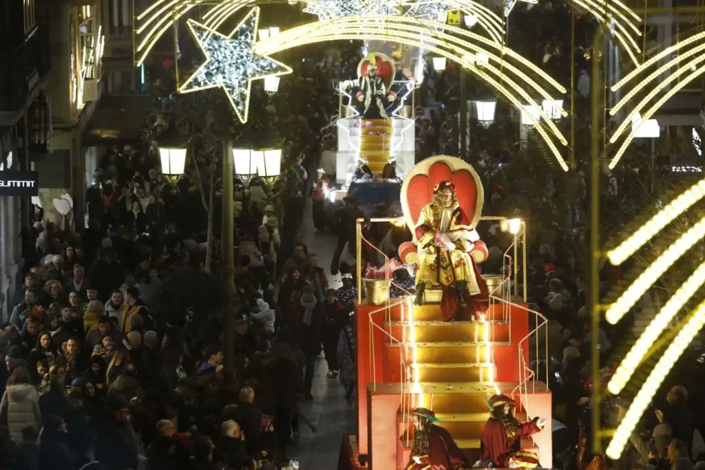 La Mágica Cabalgata de Reyes en Avilés: Tradición y Solidaridad