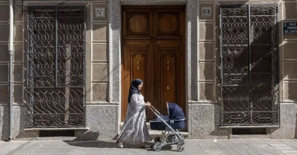 Prioridad nacional xenófoba: ¿qué implica legal y socialmente en España?