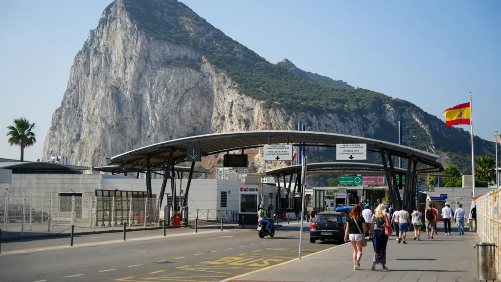 Acuerdo sobre Gibraltar 2026: entrada en vigor, Verja y consecuencias legales