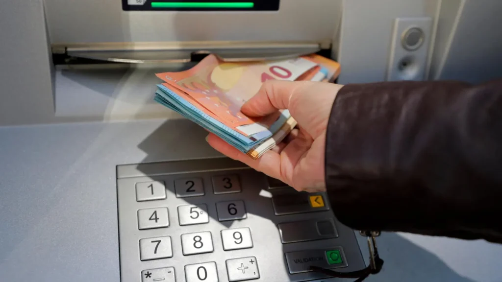 Crédito estival en España: cuando las vacaciones se financian con deuda tóxica