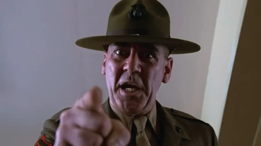 La chaqueta metálica no es solo cine: es un diagnóstico ético del poder militarizado