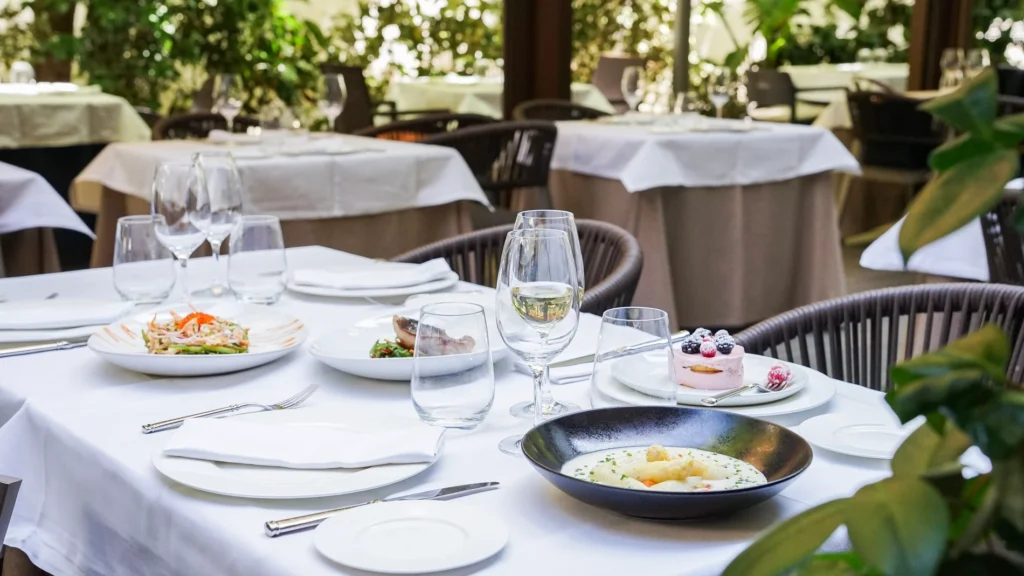 La terraza de Asgaya no es un lujo: es una estrategia de resistencia gastronómica