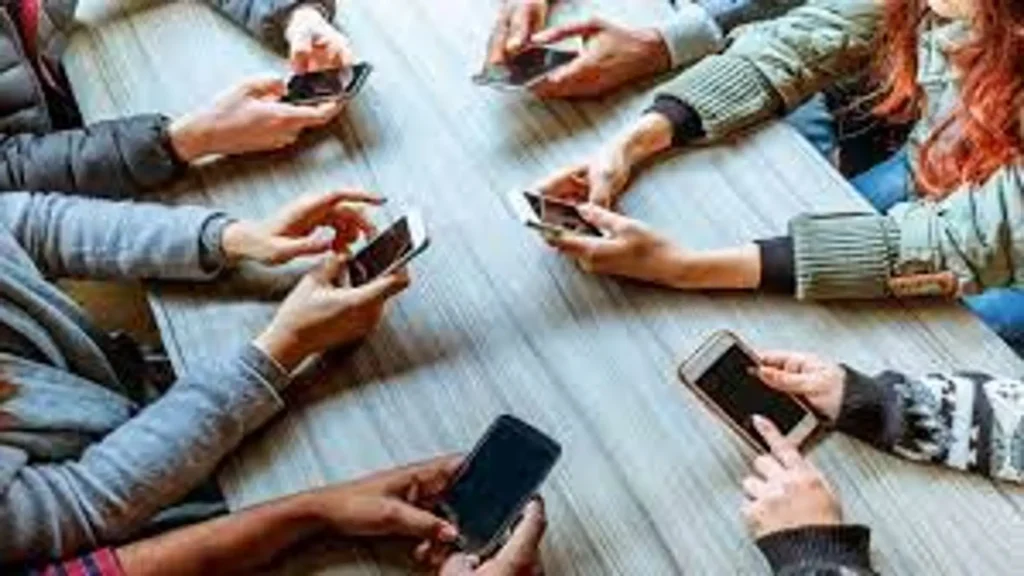 Protección de menores frente a la hiperconexión digital: acuerdo FEMP y Control Z