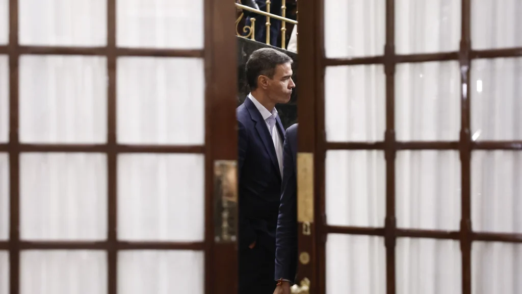 Sánchez debe priorizar políticas reales sobre informes de cumplimiento