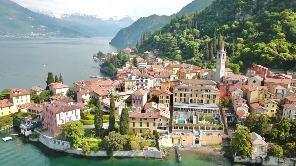 Turismo masivo en pueblos históricos: por qué las multas en Varenna no son una exageración, sino una necesidad ética